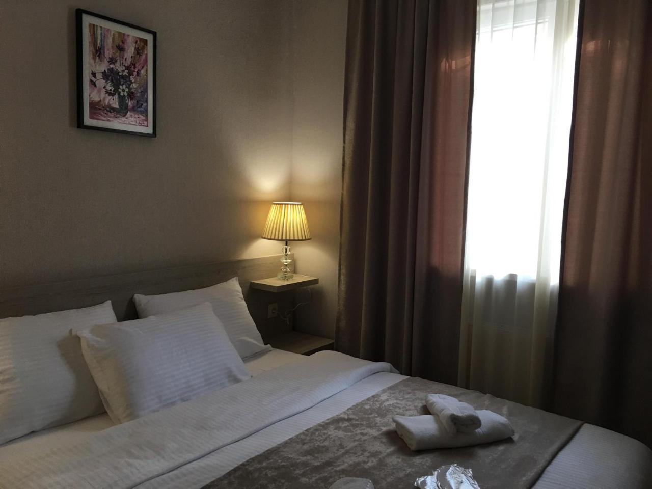 Family Hotel Triston ティビリシ エクステリア 写真